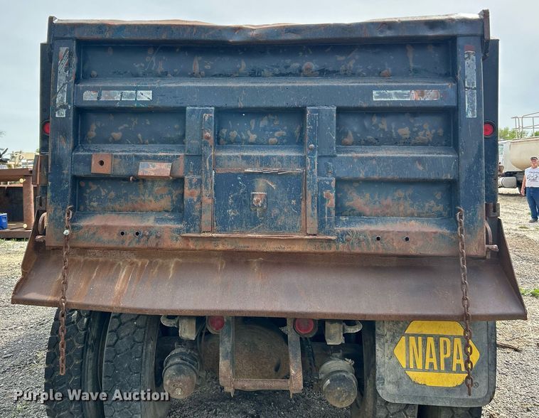 image for item EK2971 1993 Ford L8000 dump truck