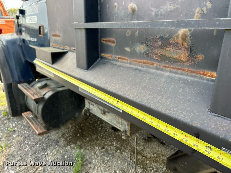 image for item EK2971 1993 Ford L8000 dump truck