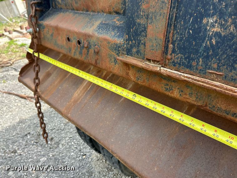 image for item EK2971 1993 Ford L8000 dump truck