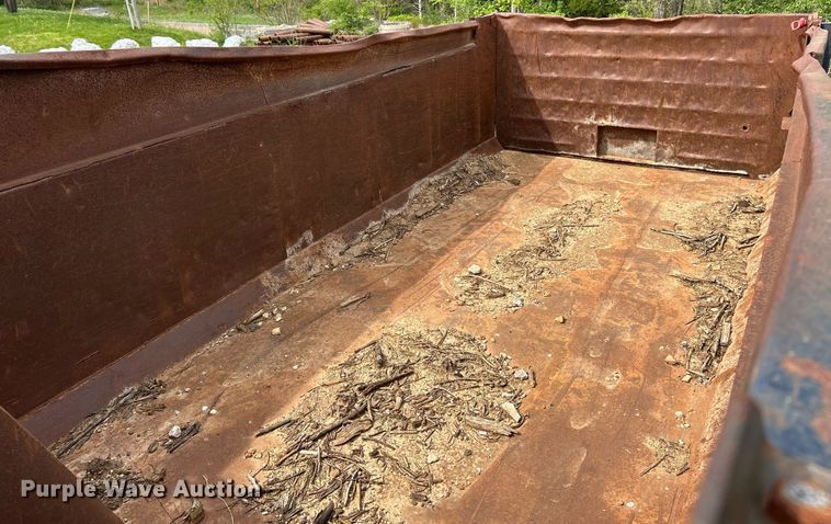 image for item EK2971 1993 Ford L8000 dump truck