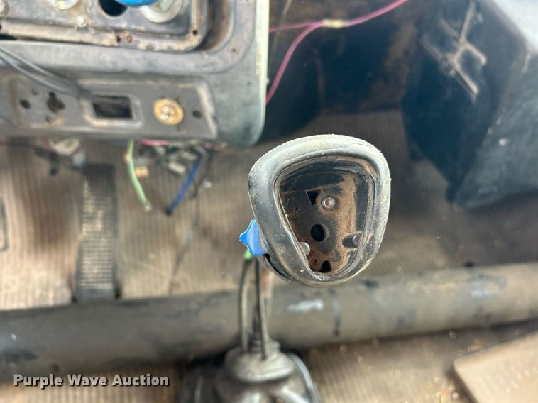 image for item EK2971 1993 Ford L8000 dump truck