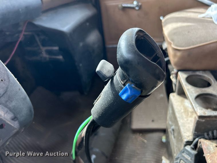 image for item EK2971 1993 Ford L8000 dump truck