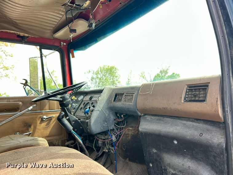 image for item EK2971 1993 Ford L8000 dump truck