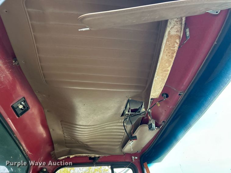 image for item EK2971 1993 Ford L8000 dump truck