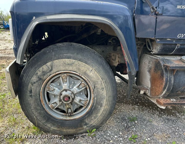 image for item EK2971 1993 Ford L8000 dump truck