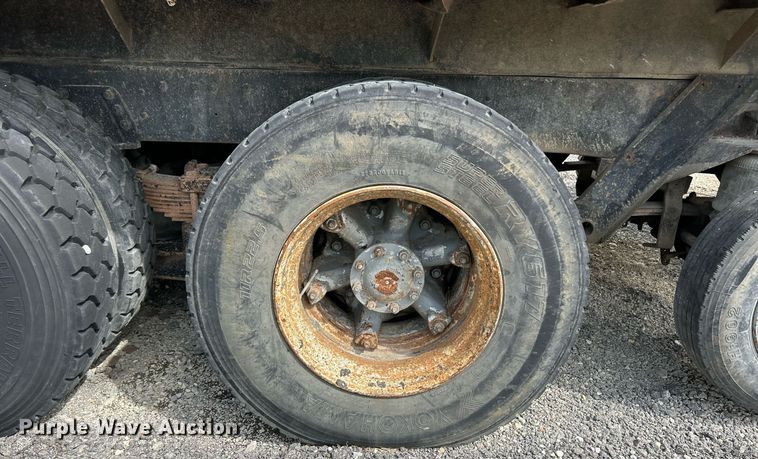 image for item EK2971 1993 Ford L8000 dump truck