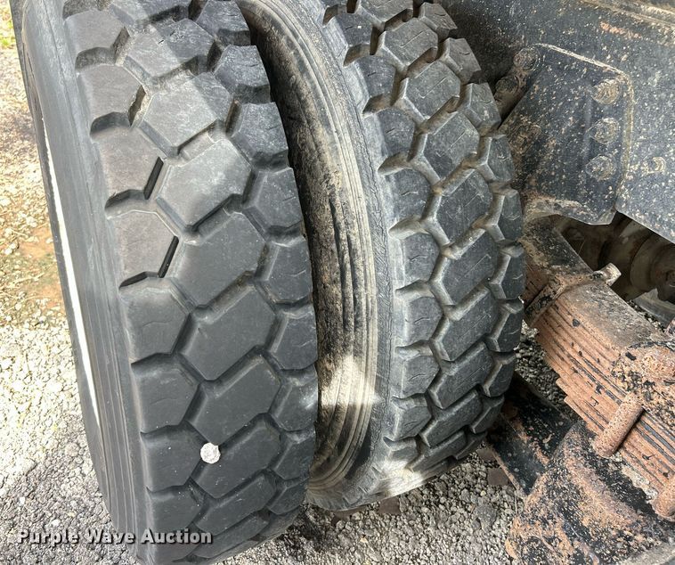 image for item EK2971 1993 Ford L8000 dump truck