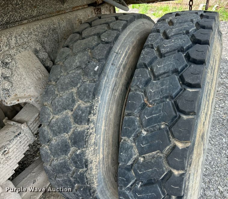 image for item EK2971 1993 Ford L8000 dump truck