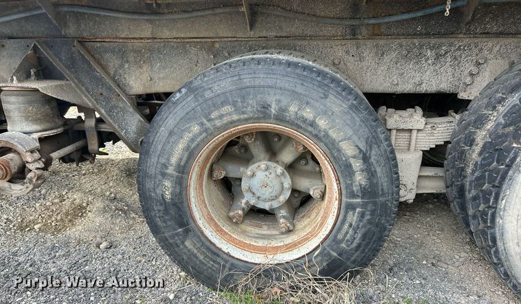 image for item EK2971 1993 Ford L8000 dump truck