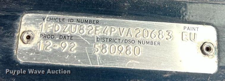 image for item EK2971 1993 Ford L8000 dump truck