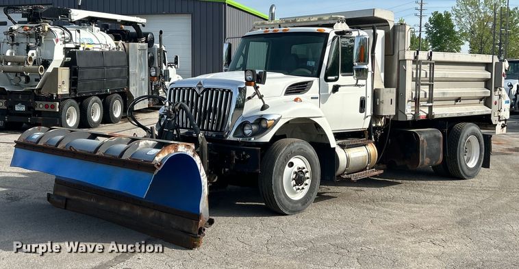 image for item EK2972 2010 International 7400 SFA dump truck