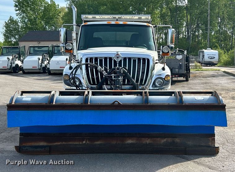 image for item EK2972 2010 International 7400 SFA dump truck