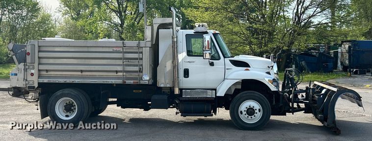 image for item EK2972 2010 International 7400 SFA dump truck