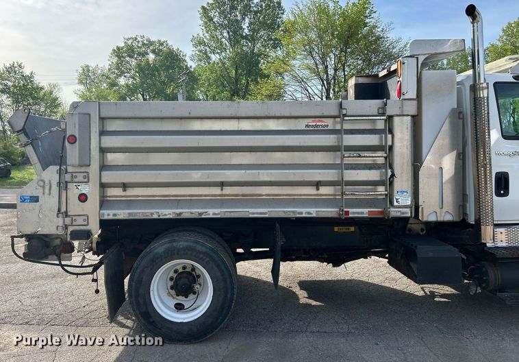 image for item EK2972 2010 International 7400 SFA dump truck