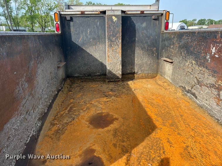 image for item EK2972 2010 International 7400 SFA dump truck