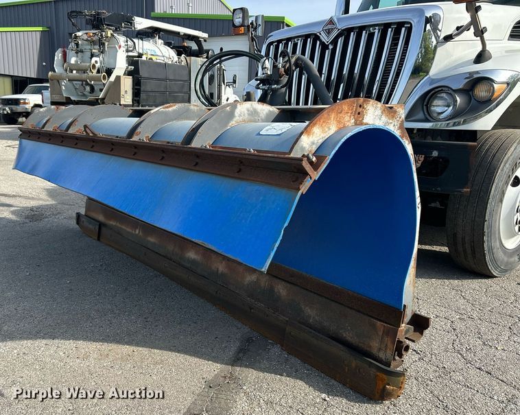 image for item EK2972 2010 International 7400 SFA dump truck