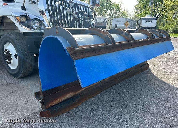 image for item EK2972 2010 International 7400 SFA dump truck