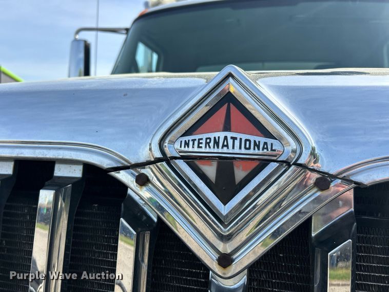 image for item EK2972 2010 International 7400 SFA dump truck