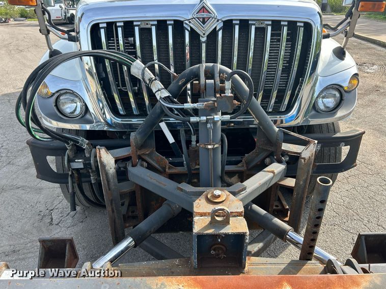 image for item EK2972 2010 International 7400 SFA dump truck