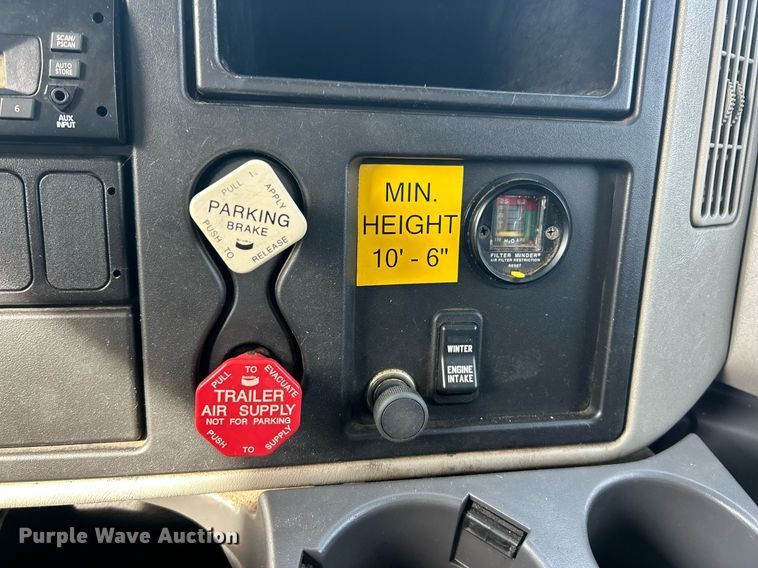 image for item EK2972 2010 International 7400 SFA dump truck