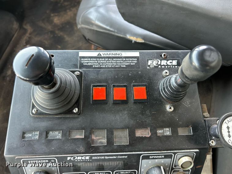 image for item EK2972 2010 International 7400 SFA dump truck