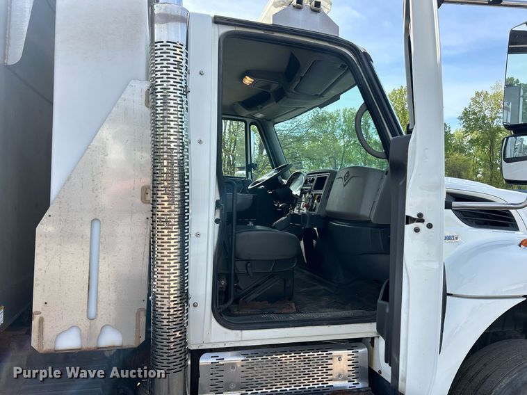 image for item EK2972 2010 International 7400 SFA dump truck