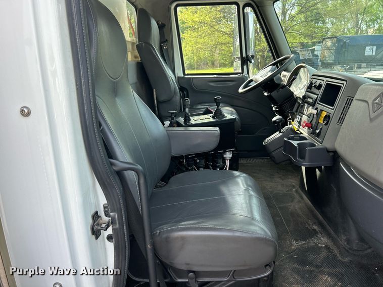 image for item EK2972 2010 International 7400 SFA dump truck