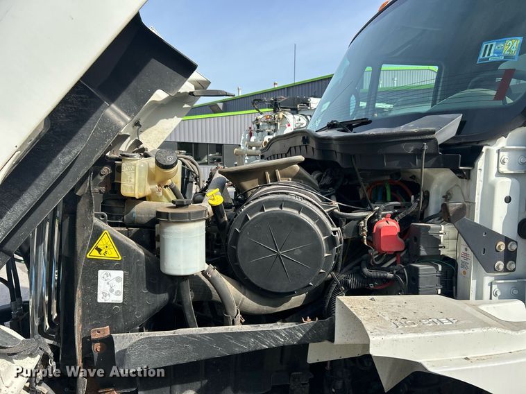 image for item EK2972 2010 International 7400 SFA dump truck