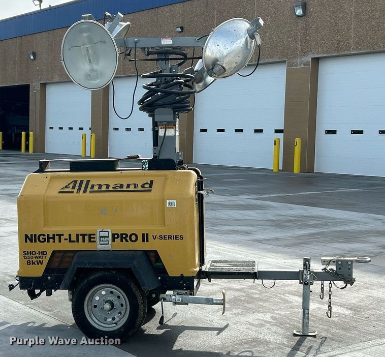 image for item EK2981 Allmand Night-Lite Pro II V-Series light plant