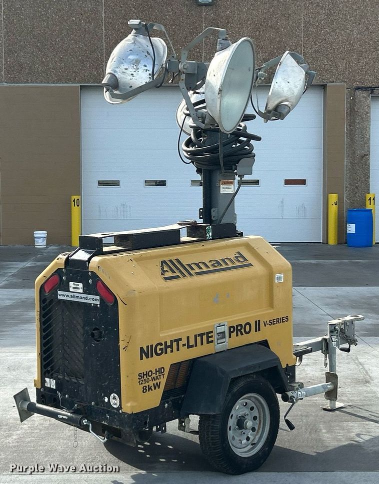 image for item EK2981 Allmand Night-Lite Pro II V-Series light plant