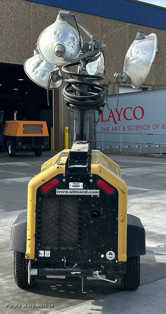 image for item EK2981 Allmand Night-Lite Pro II V-Series light plant