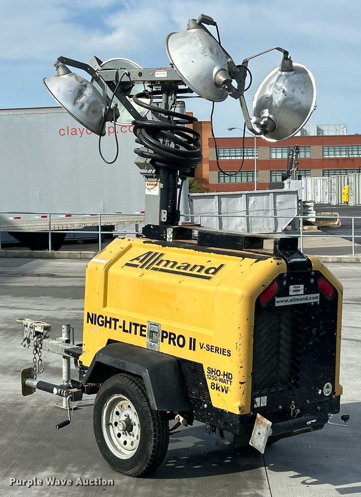 image for item EK2981 Allmand Night-Lite Pro II V-Series light plant