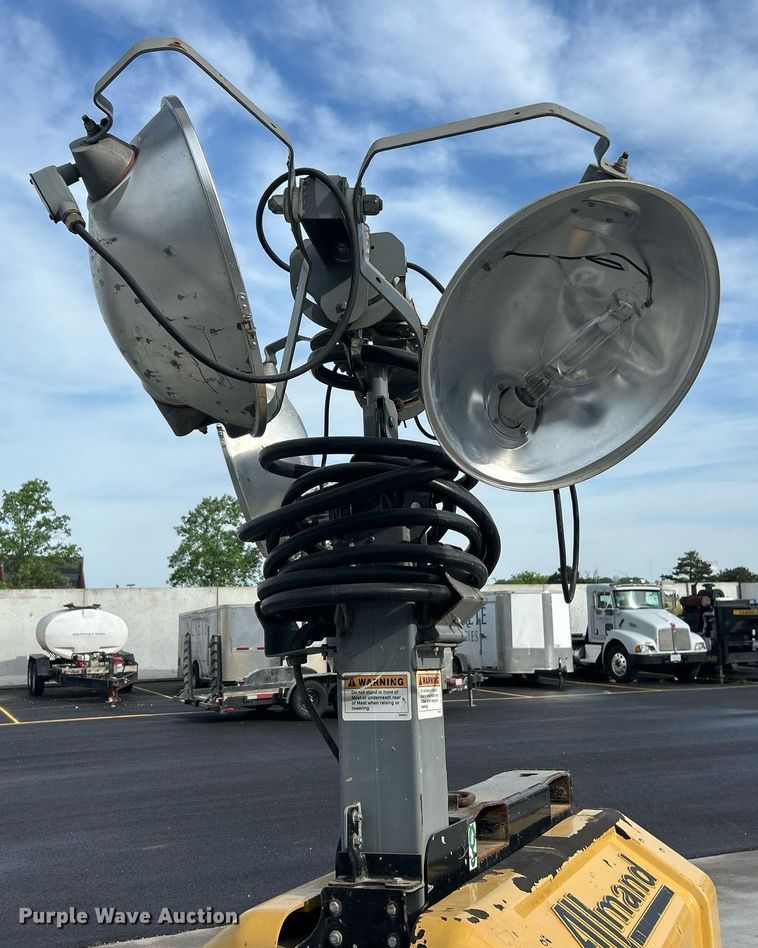 image for item EK2981 Allmand Night-Lite Pro II V-Series light plant