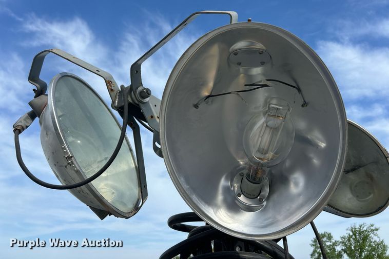 image for item EK2981 Allmand Night-Lite Pro II V-Series light plant