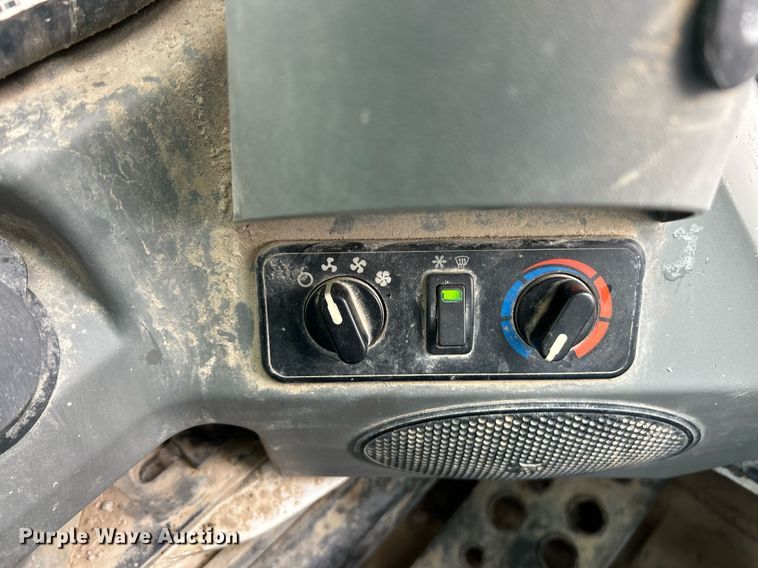 image for item EK2997 2018 Bobcat T770 tracked skid steer loader