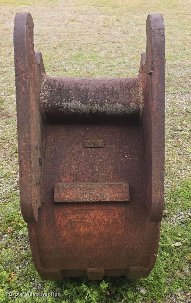 image for item EK5178 (3) Backhoe buckets