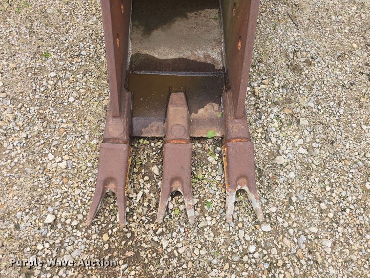 image for item EK5179 (3) Backhoe buckets