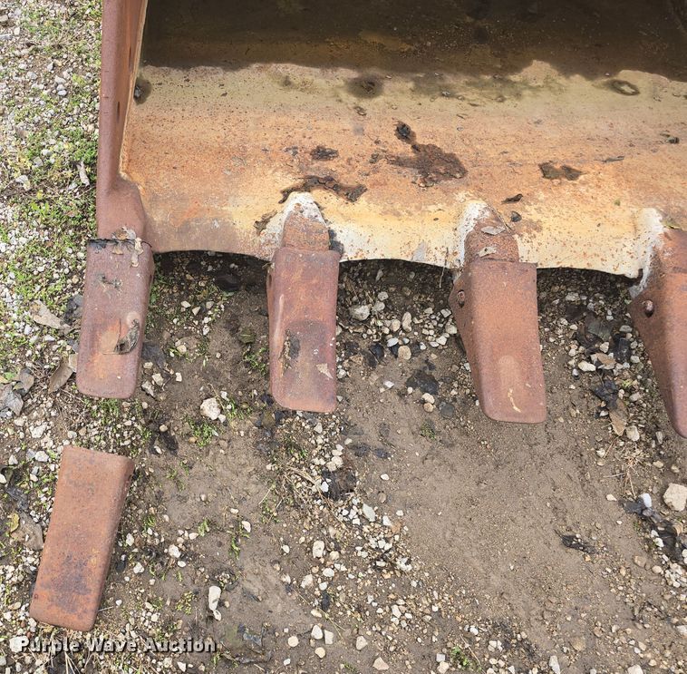image for item EK5179 (3) Backhoe buckets