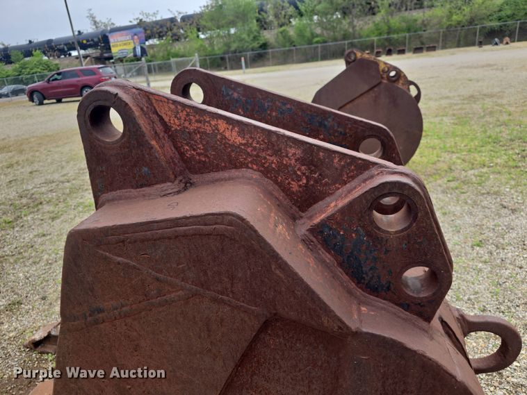 image for item EK5180 (3) Backhoe buckets