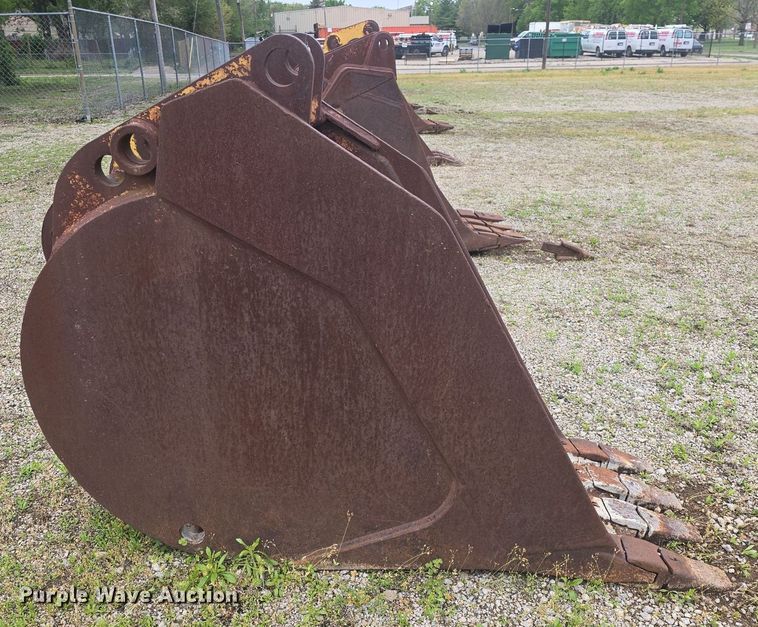 image for item EK5180 (3) Backhoe buckets