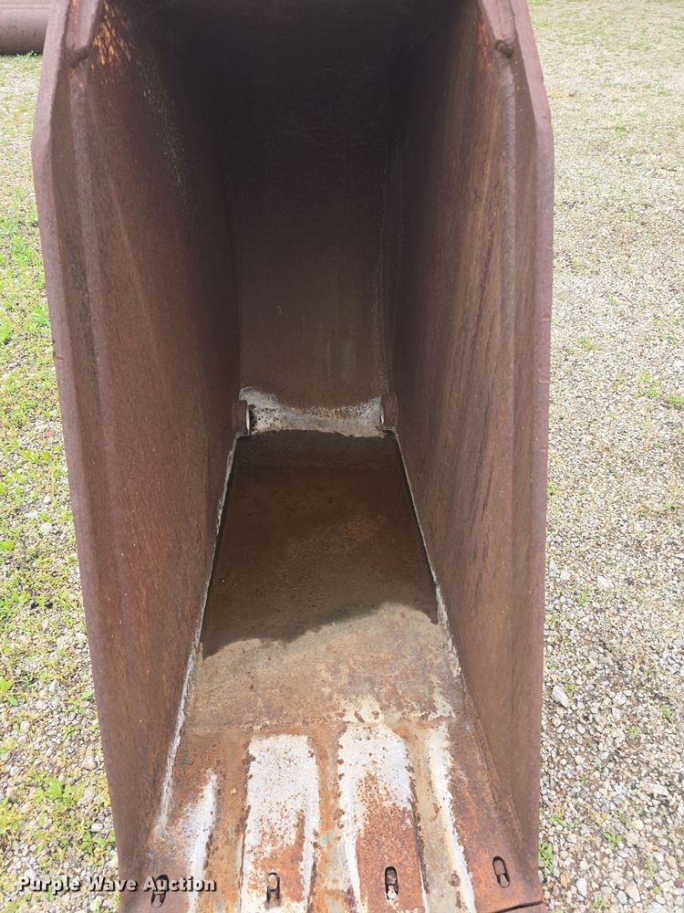 image for item EK5180 (3) Backhoe buckets