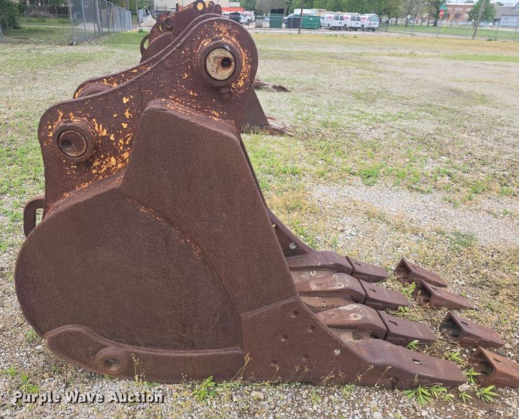 image for item EK5180 (3) Backhoe buckets