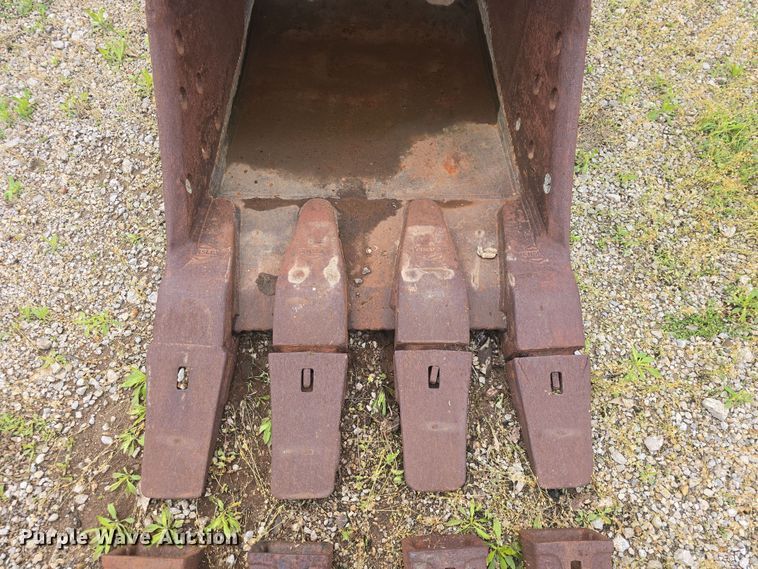 image for item EK5180 (3) Backhoe buckets