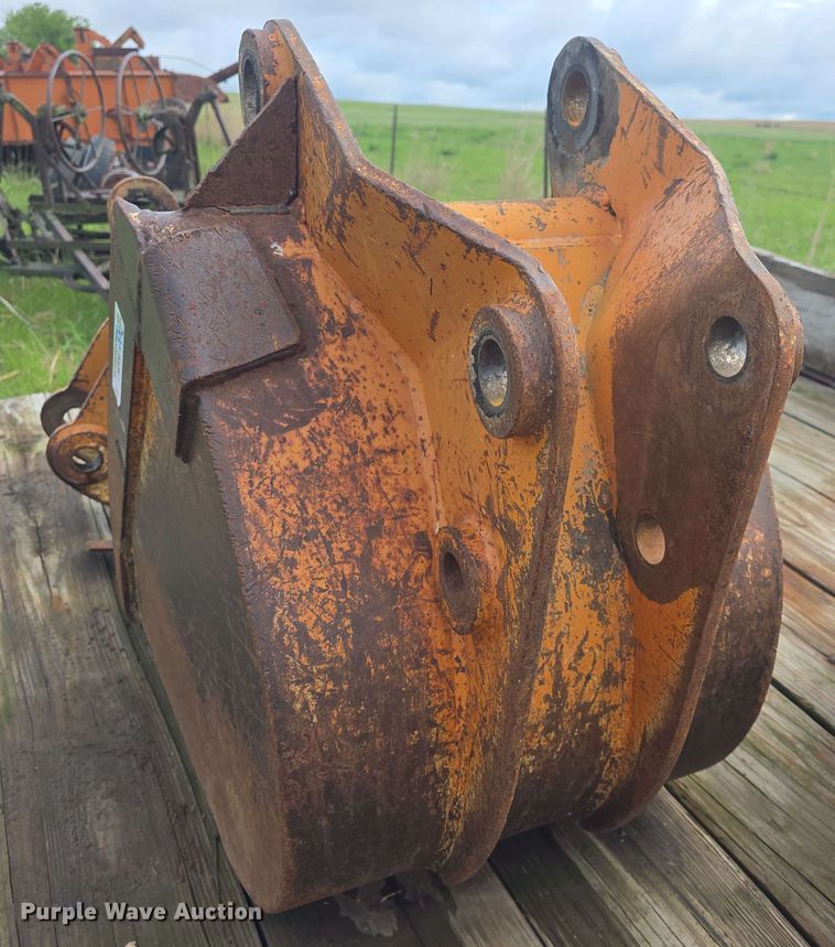 image for item EK5208 (3) backhoe buckets