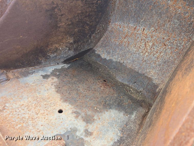 image for item EK5208 (3) backhoe buckets