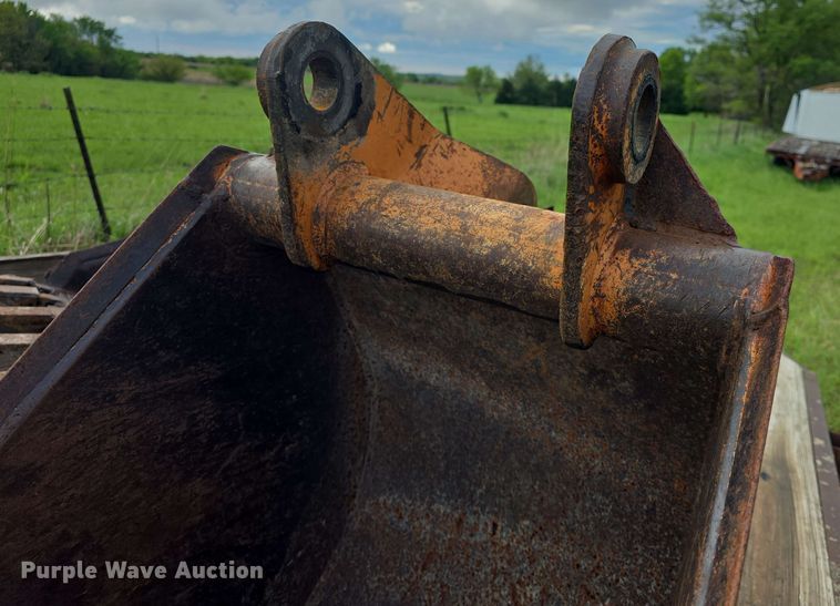 image for item EK5208 (3) backhoe buckets