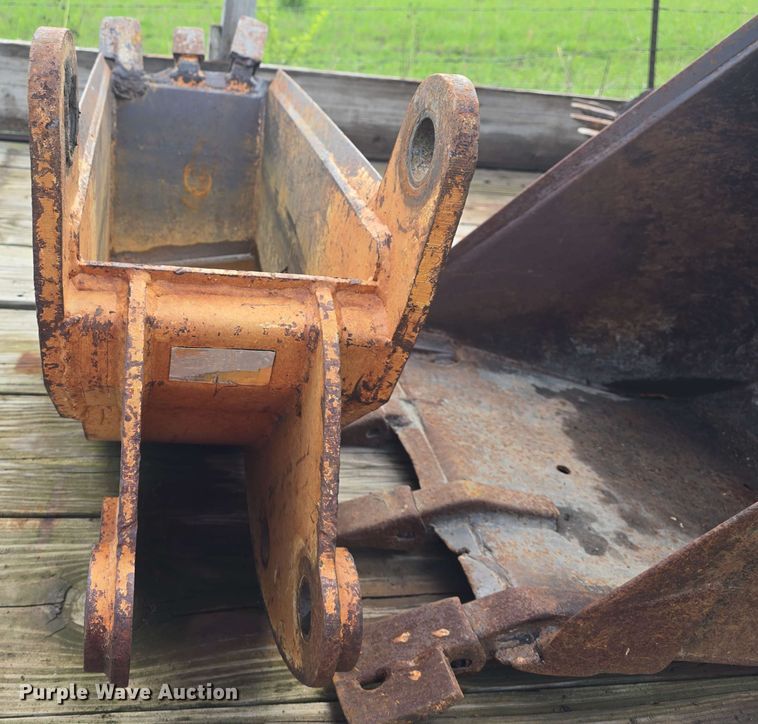 image for item EK5208 (3) backhoe buckets