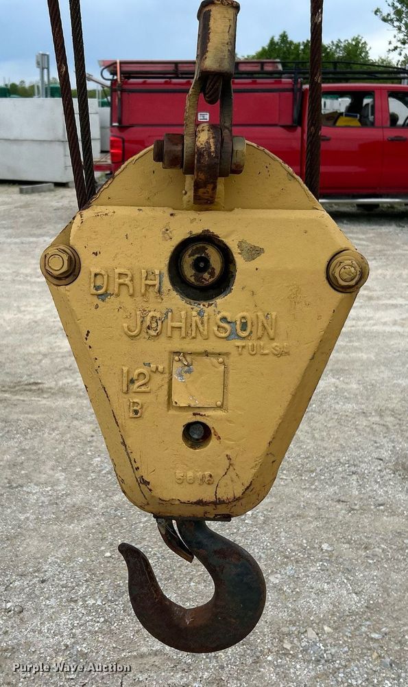 image for item EK8035 Hyster K-360 crane