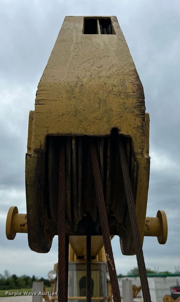 image for item EK8035 Hyster K-360 crane