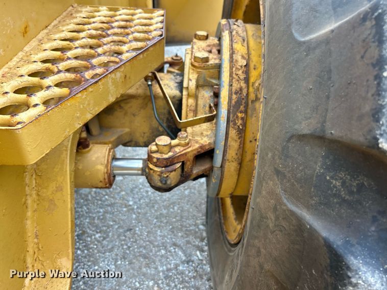 image for item EK8035 Hyster K-360 crane